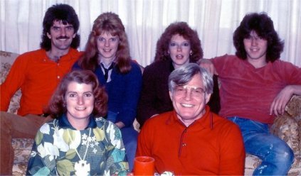 1983: My parents in the front; in the back: David, Lola, Tara and me