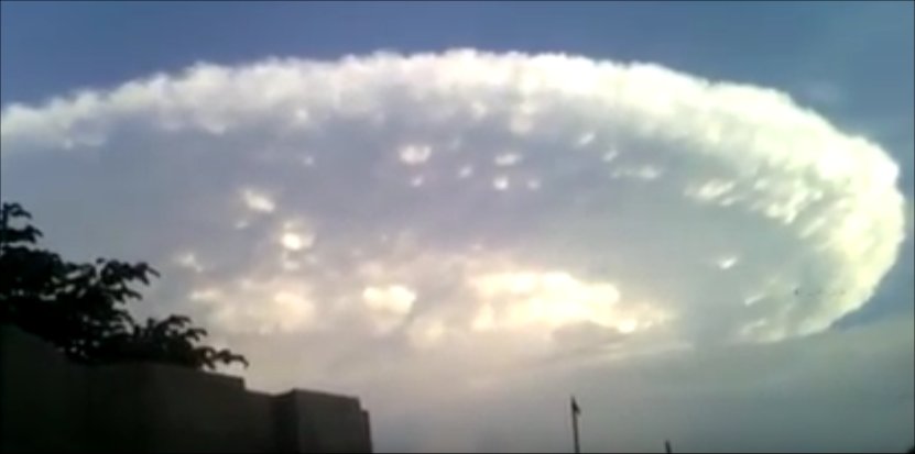Massive Cloud Mothership Recorded in Columbia