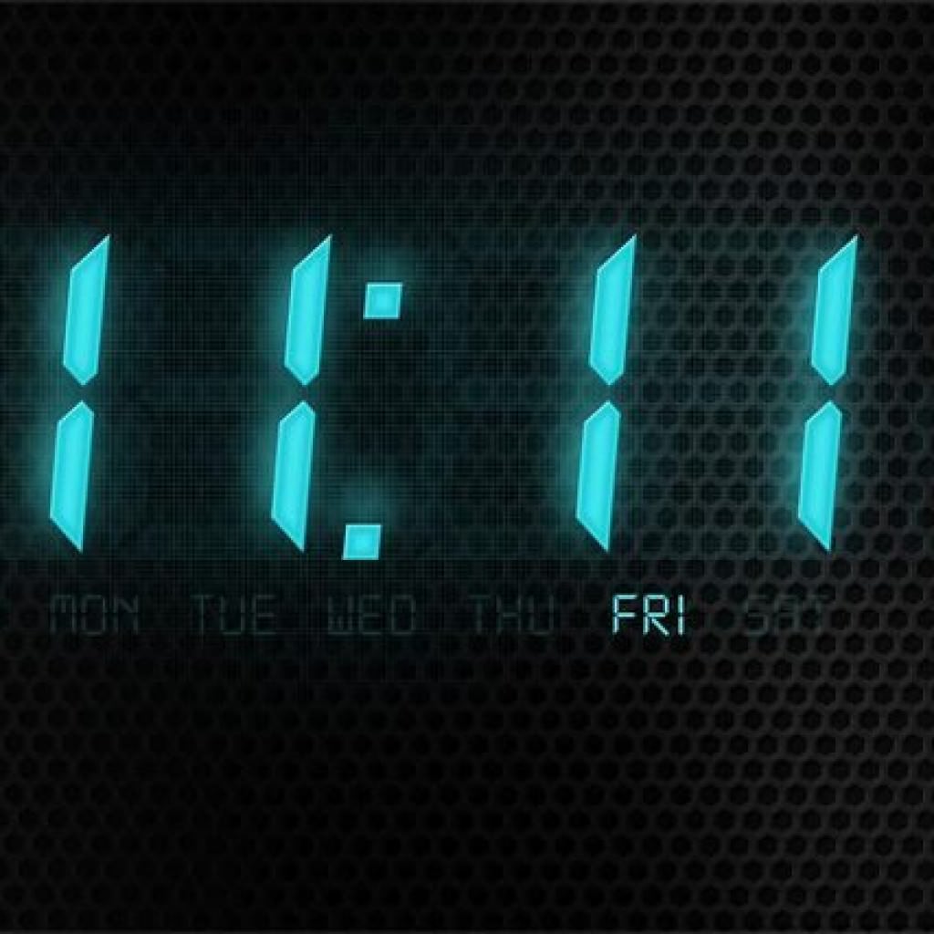 Б время 22 с. Цифры на электронных часах. Часы 11:11. Одинаковые числа на часах. Электронные часы текстура.